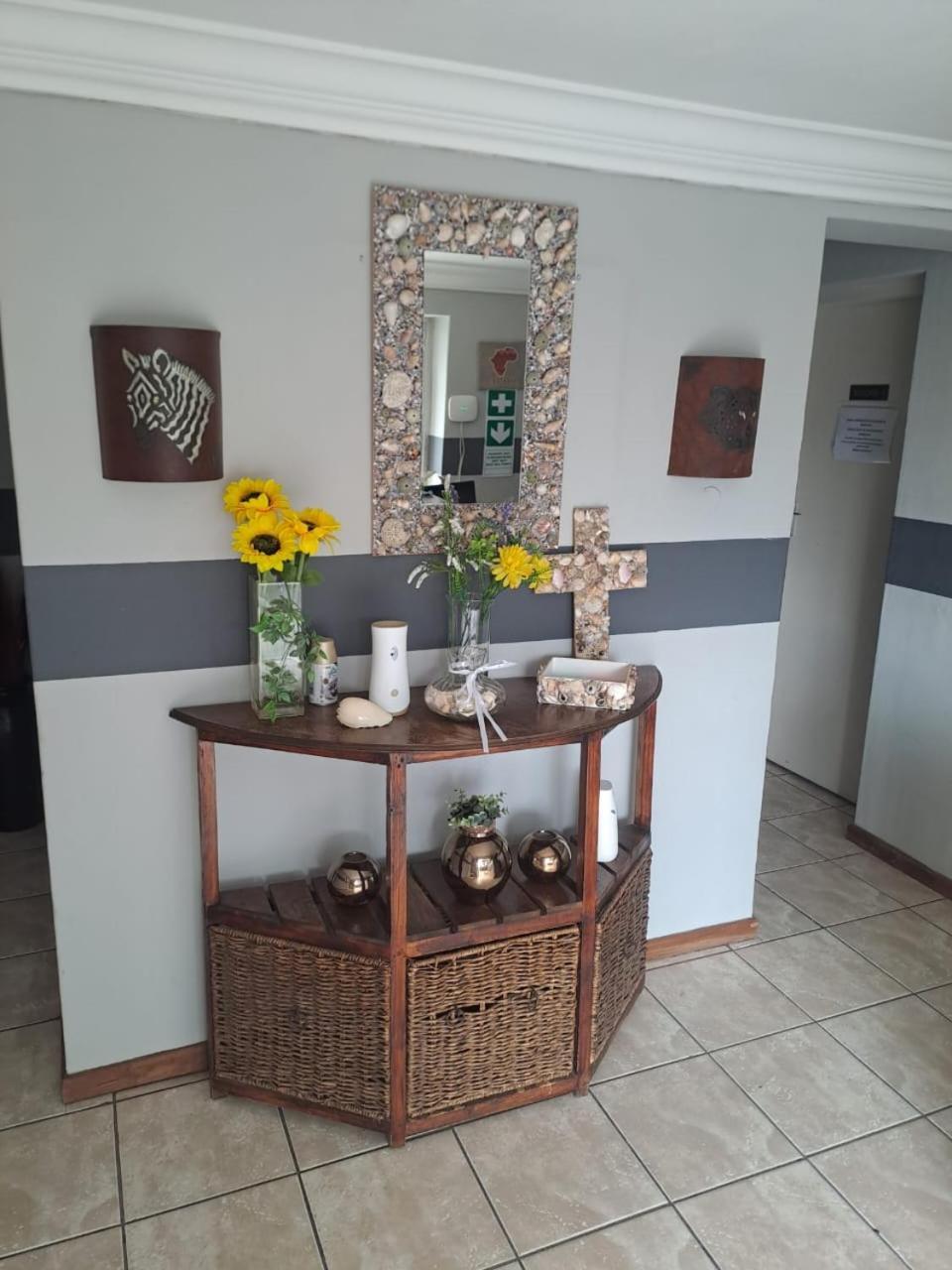 Honey Bee Guesthouse Rustenburg Extérieur photo