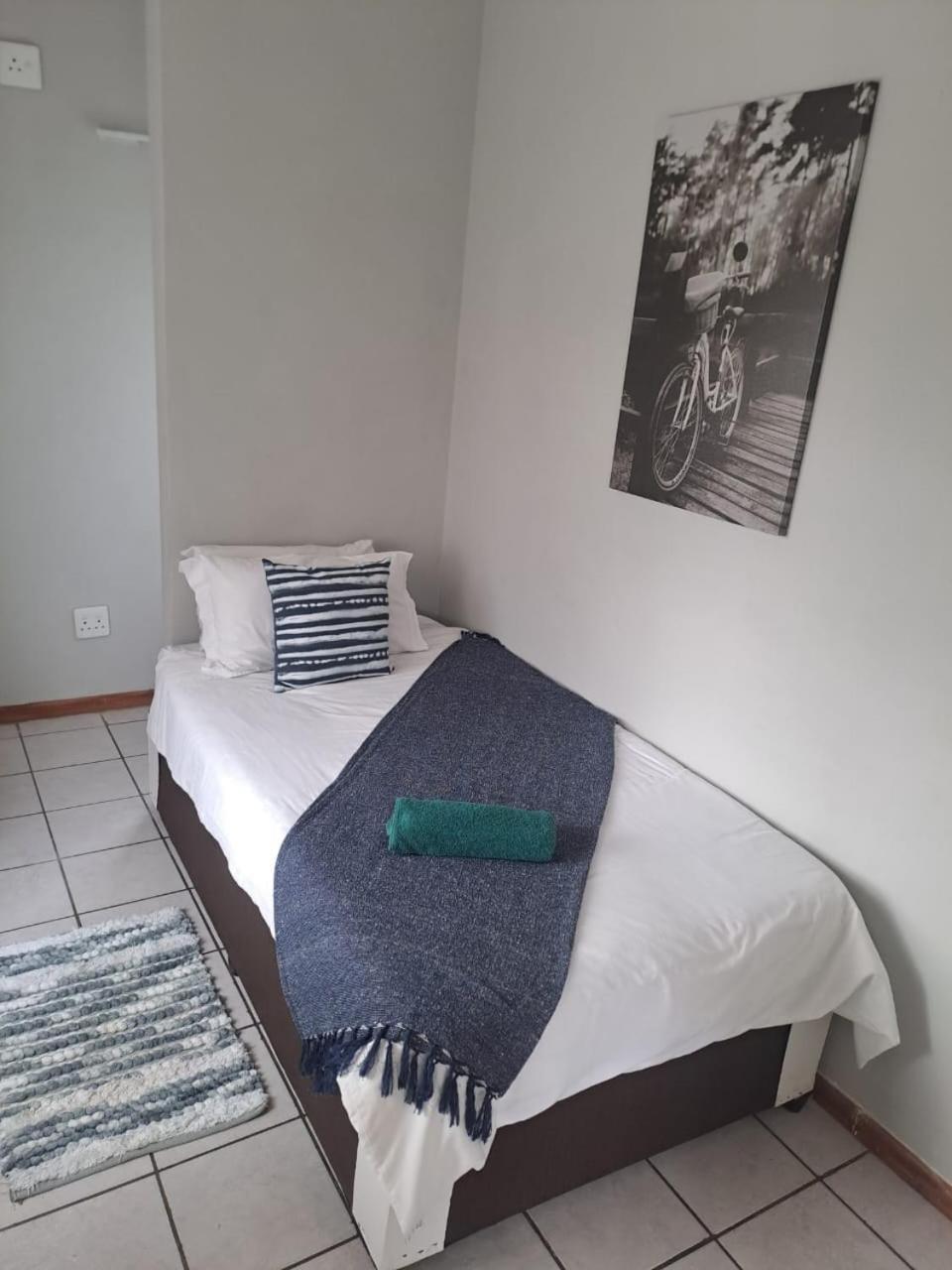 Honey Bee Guesthouse Rustenburg Extérieur photo